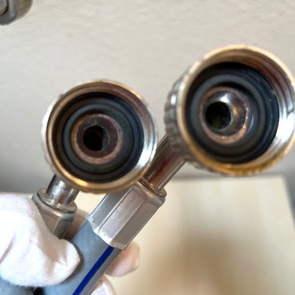 Set of Washer Hoses, Hot & Cold. 5 feet long. 2 Hoses. EUC. - Picture 5 of 9